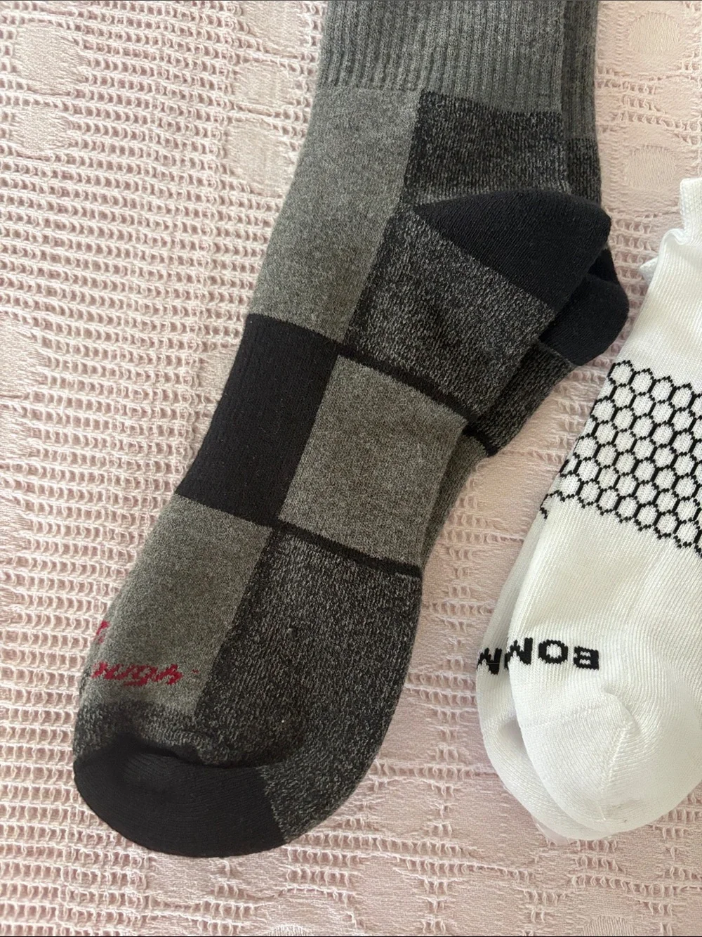 XL socks Bombas Darn Tough Men's Sock 3-Pack in Gray and White -